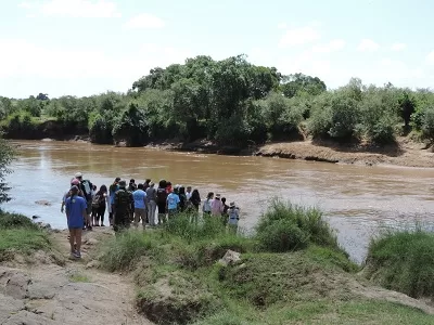YHA Kenya Travel, Holidays in Kenya, Kenya Safari Tours, Small Group Safaris, Masai Mara S